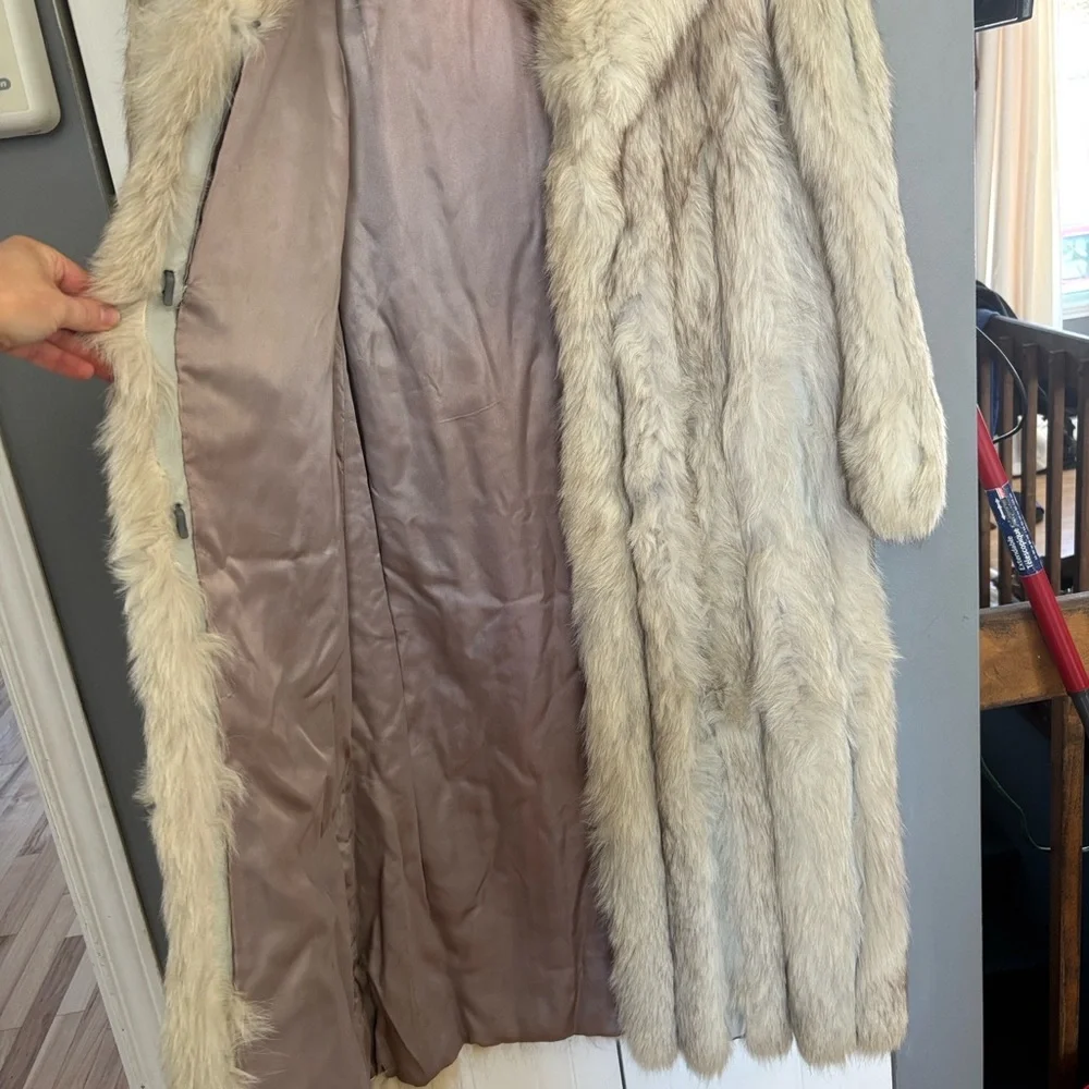 Elegant Cream Fur And Leather DASCO Coat - Picture 8 of 9